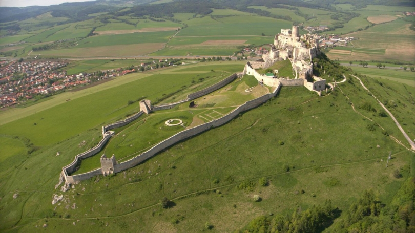 6. Spis Castle (49,485 sqm) 6. Spis Castle (49,485 sqm)